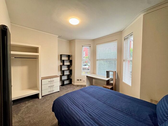 6 Bedroom Semi-Detached House To Rent In Warbreck Road, Liverpool, L9
