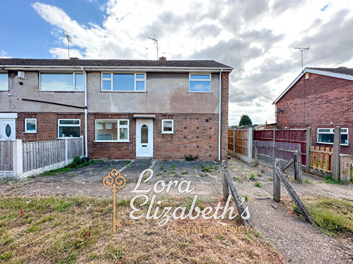 3 Bedroom Semi-Detached House For Sale In Boundary Close, Langwith Junction, Derbyshire, NG20