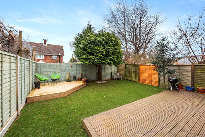 3 Bedroom End Of Terrace House For Sale In Mulberry Gardens, Goring-by-sea, BN12