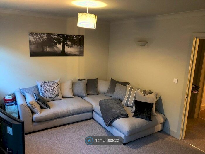 2 Bedroom Flat To Rent In Kimbridge Road, East Wittering, Chichester, PO20