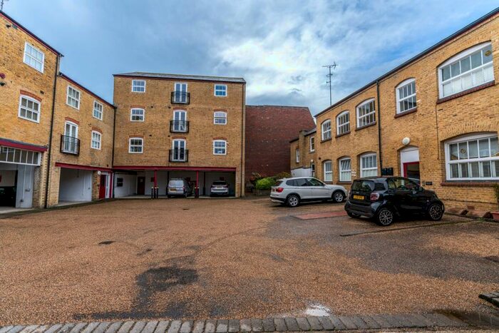 2 Bedroom Apartment To Rent In Crow Lane, Rochester, Kent, ME1