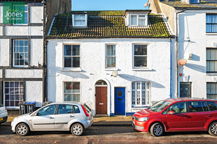 1 Bedroom Flat To Rent In Portland Road, Worthing, West Sussex, BN11