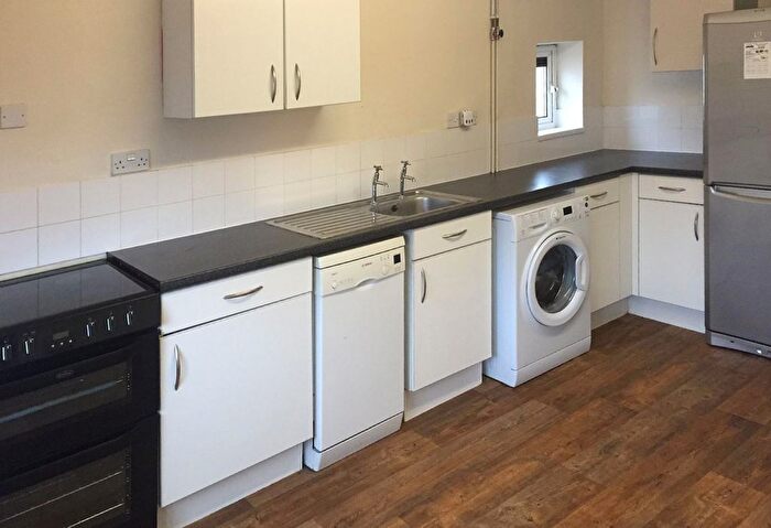2 Bedroom Flat To Rent In Fernlea Close, Cambridge, Cambridgeshire, CB1