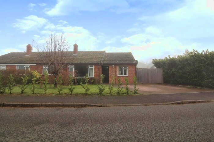 3 Bedroom Semi-Detached Bungalow For Sale In Peachley Gardens, Lower Broadheath, Worcester, WR2