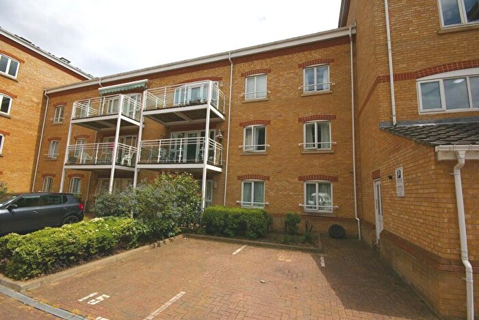 2 Bedroom Apartment For Sale In Tonbridge Road, Maidstone, Kent, ME16