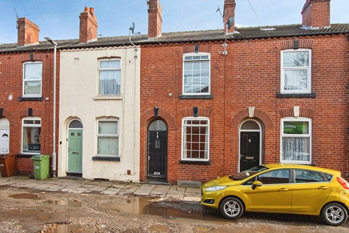 2 Bedroom Terraced House For Sale In Clement Street, Wakefield, West Yorkshire, WF2