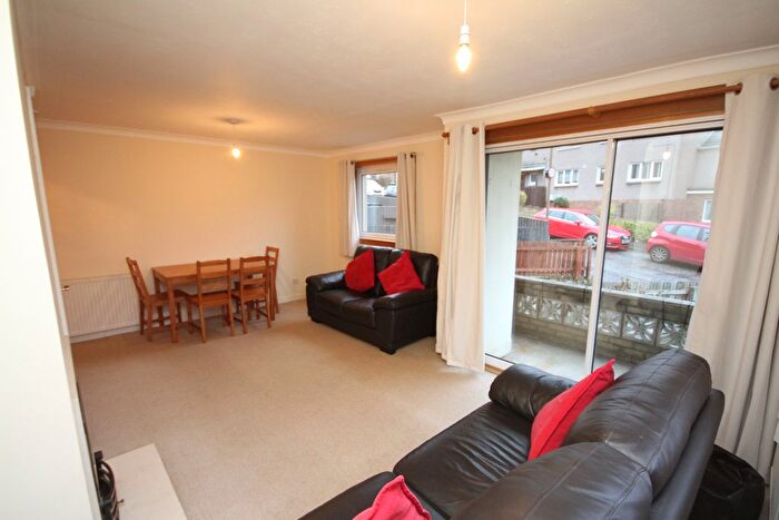 2 Bedroom Flat To Rent In Rannoch Grove, Clermiston, Edinburgh, EH4