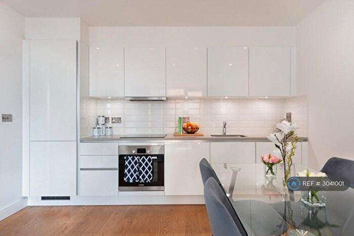 2 Bedroom Flat To Rent In Station Grove, Wembley, HA0