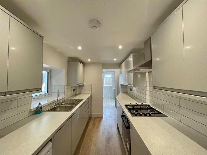 4 Bedroom House To Rent In Wyeverne Road, Cathays, CF24