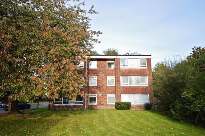 1 Bedroom Flat To Rent In Longbridge Road, Horley, RH6