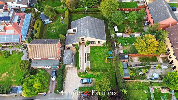 4 Bedroom Bungalow For Sale In Rainsford Avenue, Chelmsford, Essex, CM1