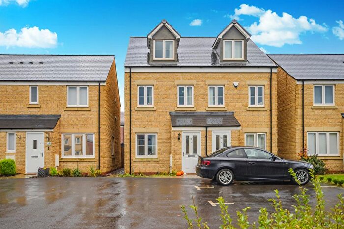 3 Bedroom Town House To Rent In Airfield Way, Weldon, Corby, NN17