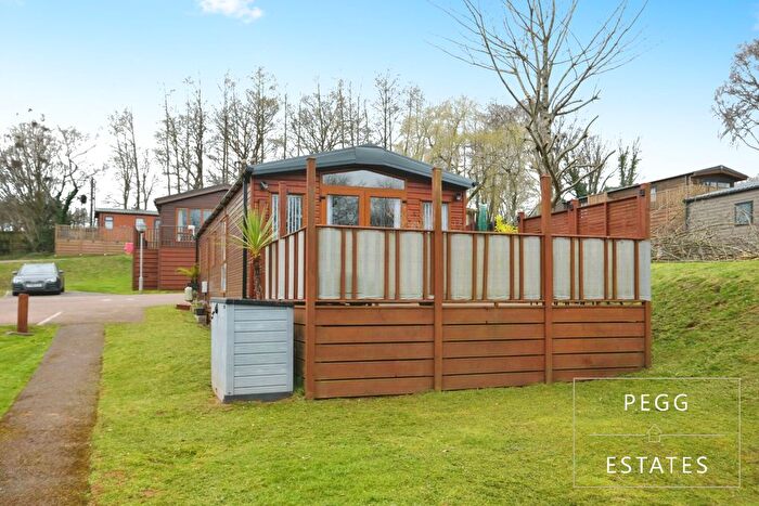 2 Bedroom Mobile/park Home For Sale In Totnes Road, Paignton, TQ4