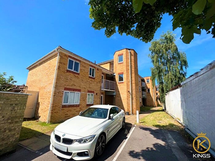 2 Bedroom Flat To Rent In Kidson Court, Portsmouth, PO2