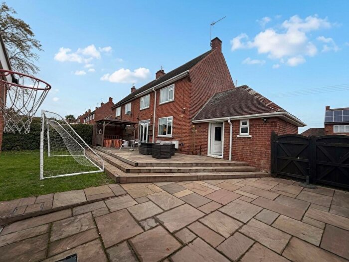 4 Bedroom Semi-Detached House For Sale In Oxford Road, Carlton-In-Lindrick, S81