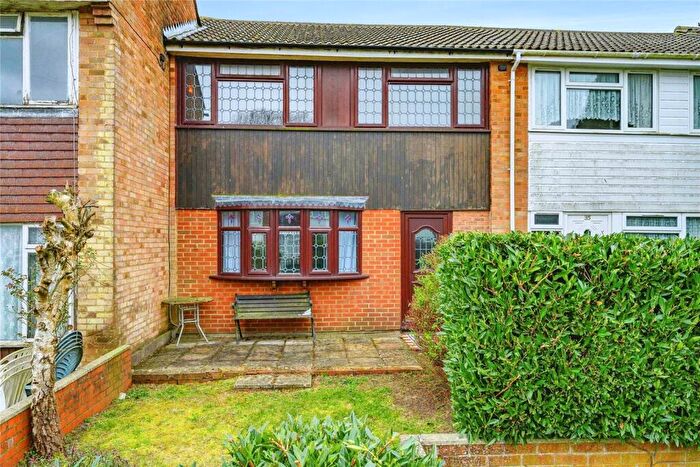 3 Bedroom Terraced House For Sale In Russell Close, Kensworth, Dunstable, Bedfordshire, LU6
