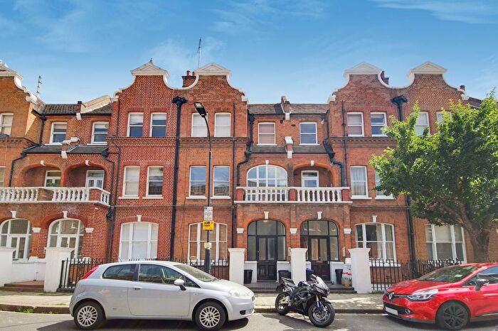 1 Bedroom Flat To Rent In Fairholme Road, London, W14