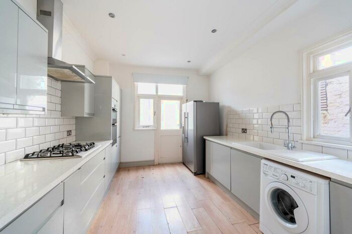 3 Bedroom End Of Terrace House To Rent In Burns Road, Harlesden, London, NW10