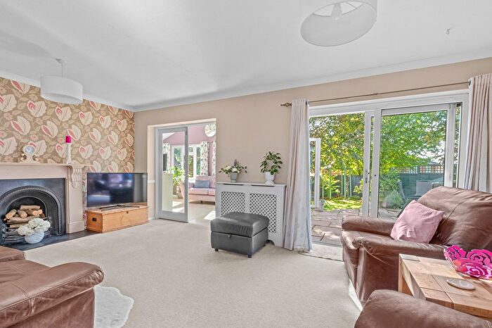 4 Bedroom Detached House For Sale In Selwood Way, Downley, HP13