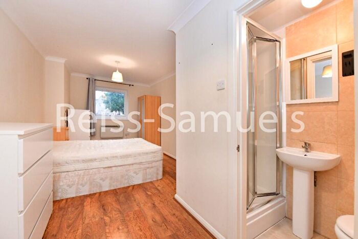 5 Bedroom Town House To Rent In Cyclops Mews, London, E14