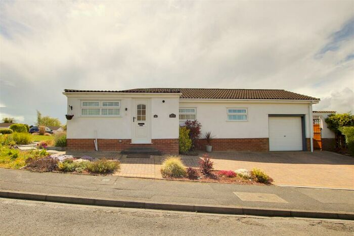 2 Bedroom Detached Bungalow To Rent In Crawford Rise, Arnold, Nottinghamshire, NG5