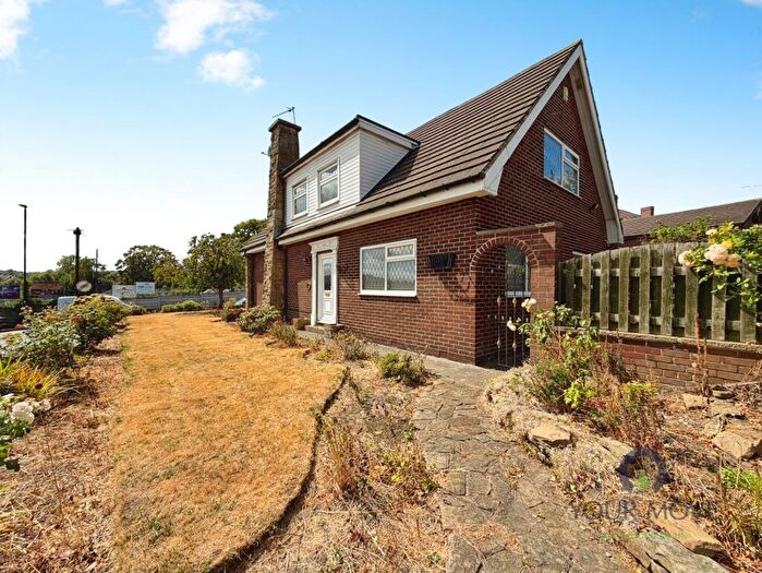 4 Bedroom Bungalow For Sale In Sussex Road, Chapeltown, Sheffield, S35