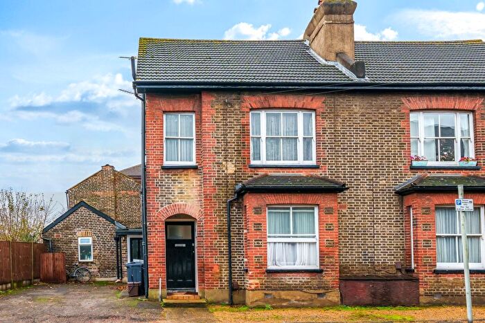 3 Bedroom Flat To Rent In Alt Grove, Wimbledon, London, SW19