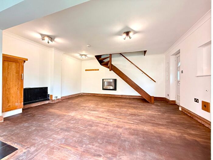 2 Bedroom End Of Terrace House To Rent In Ongar Road, Brentwood, CM15