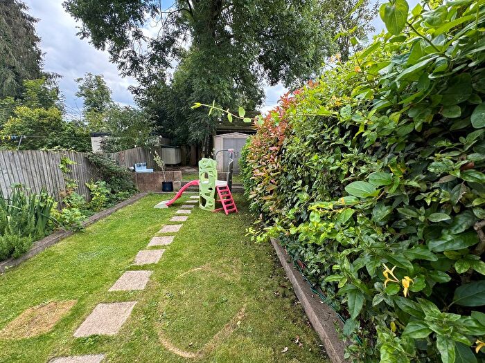 3 Bedroom Terraced House To Rent In Lewis Gardens, East Finchley, N2