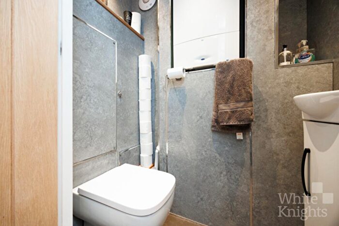 2 Bedroom Terraced House For Sale In Foxhill Road, Reading, Berkshire, RG1
