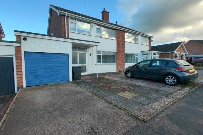 3 Bedroom Property To Rent In Middlefield Close, Hinckley, LE10