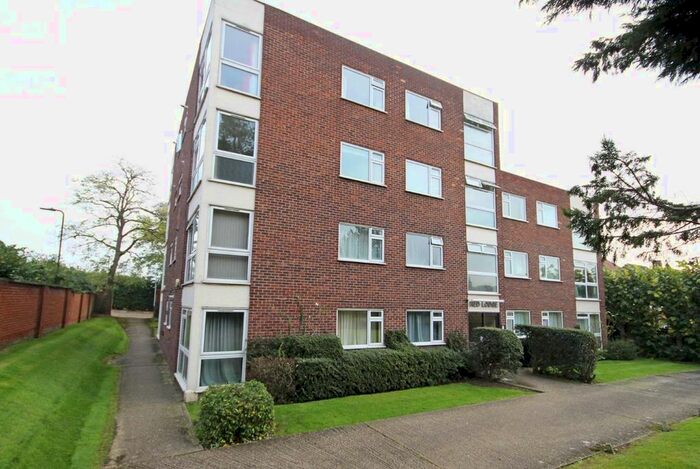 2 Bedroom Flat To Rent In Hillside Road, London, W5