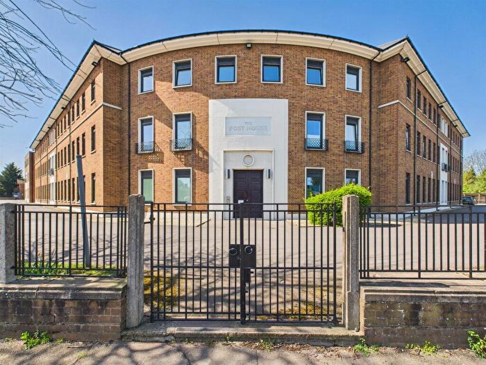 2 Bedroom Apartment For Sale In Eastern Avenue, Gloucester, GL4