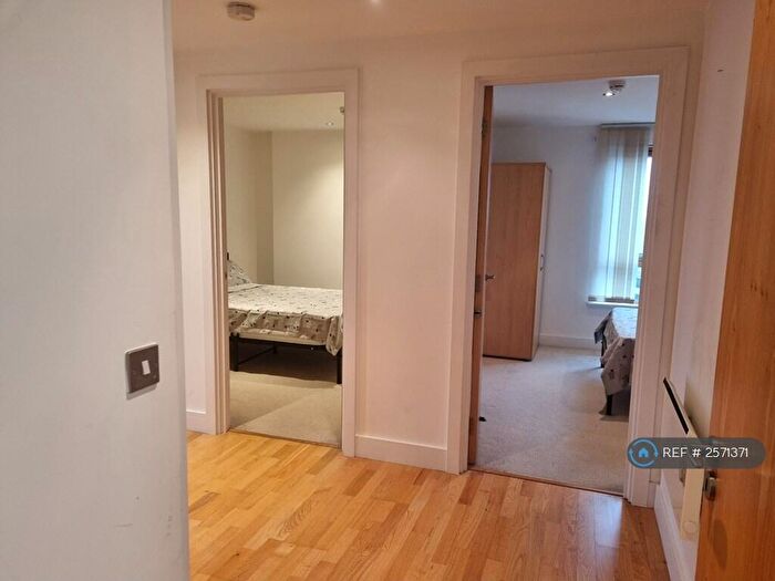 2 Bedroom Flat To Rent In Chadwick Street, Hunslet, Leeds, LS10
