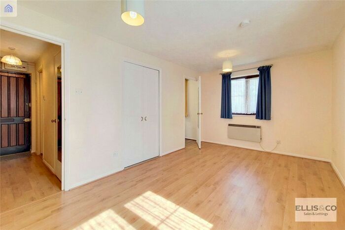 Studio To Rent In Rose Court, Vicars Bridge Close, Wembley, HA0