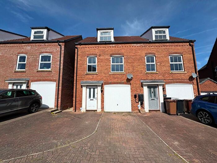3 Bedroom Town House To Rent In Bobbin Lane, Lincoln, LN2