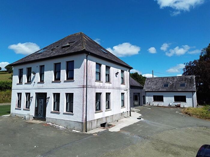 8 Bedroom Detached House For Sale In Pontarsais, Carmarthen, SA32