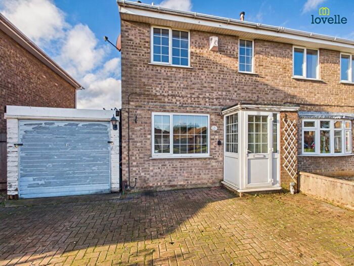 3 Bedroom Semi-Detached House For Sale In Montaigne Crescent, Lincoln, LN2