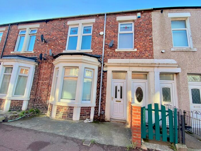 2 Bedroom Flat To Rent In Station Road, Bill Quay, Gateshead, Tyne &amp; Wear, NE10