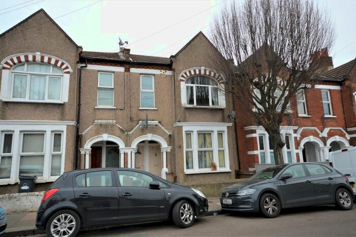 2 Bedroom Maisonette To Rent In Blegborough Road, London SW16
