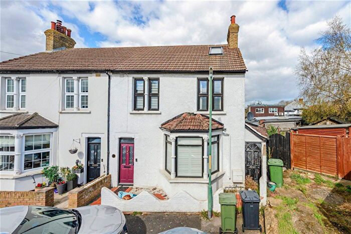 3 Bedroom Semi Detached House For Sale In Sussex Road, Dartford, Kent, DA1