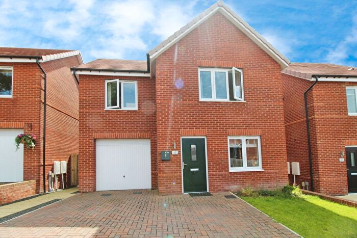 3 Bedroom Detached House For Sale In Brockwell Road, High Spen, NE39