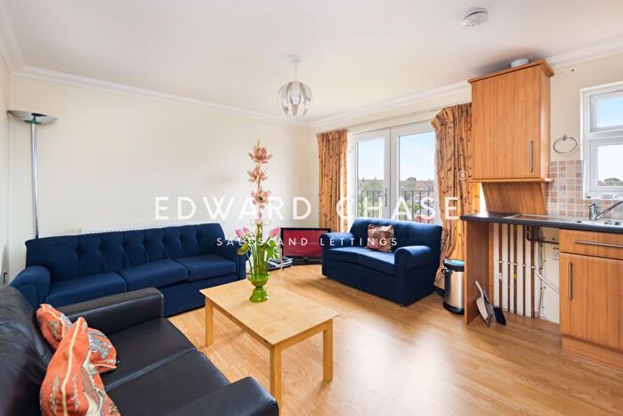 1 Bedroom Flat To Rent In Perth Road, Gants Hill, IG2