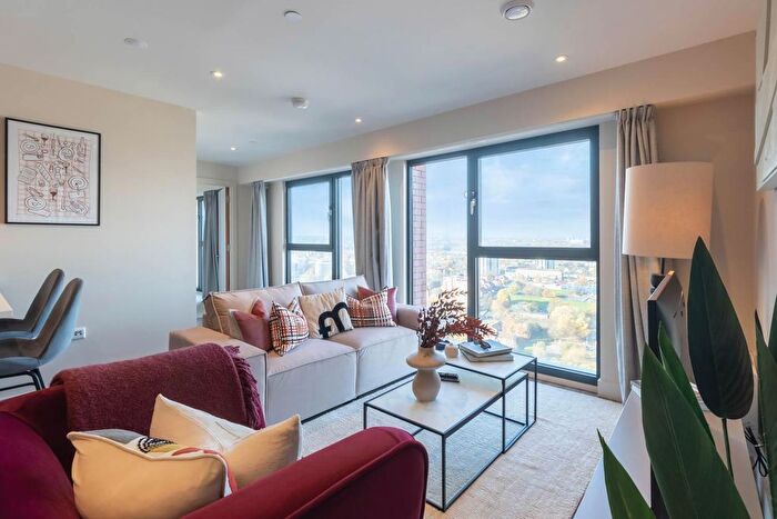 2 Bedroom Flat To Rent In Cortland Broad St, Ryland Street, Birmingham, B15