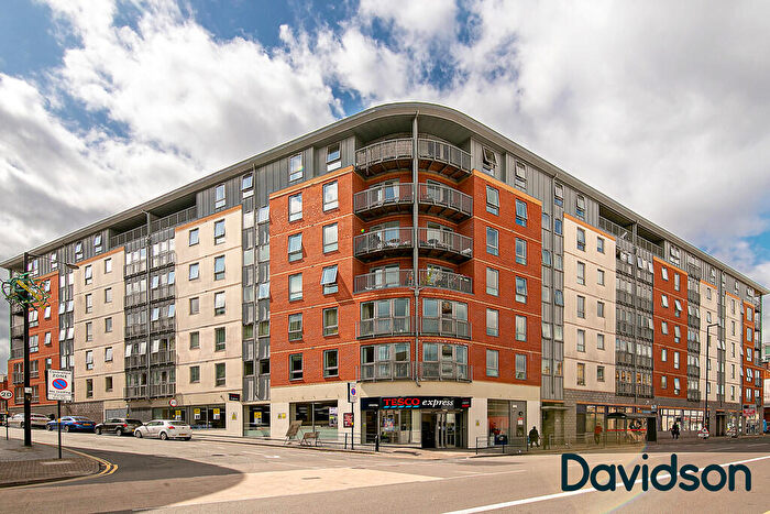 2 Bedroom Apartment To Rent In Quartz Apartments, City Centre, B18