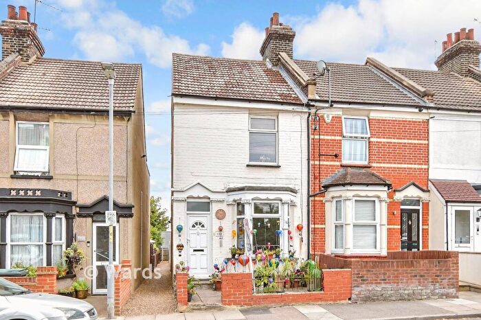 3 Bedroom End Of Terrace House For Sale In Dover Road, Northfleet, Gravesend, Kent, DA11