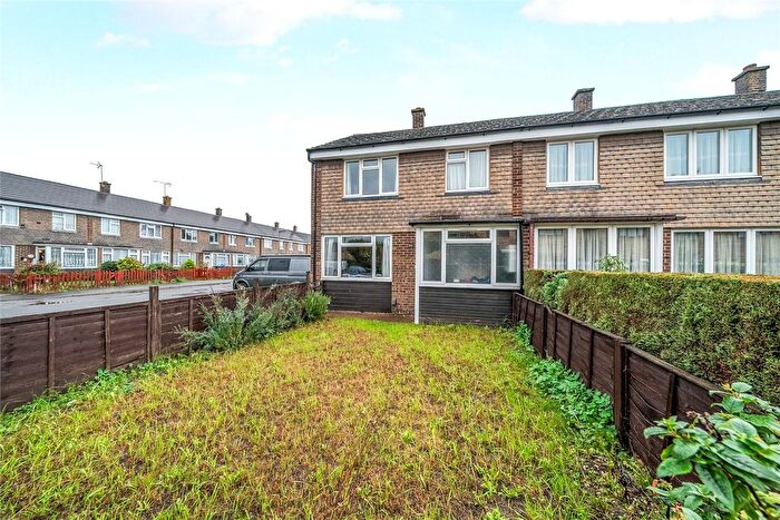 3 Bedroom End Terrace House For Sale In Chertsey, Surrey, KT16