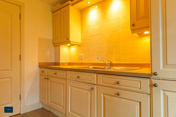 1 Bedroom Flat To Rent In Kessington Square Bearsden, G61