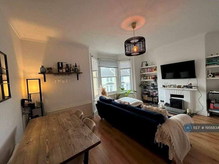 1 Bedroom Flat To Rent In First Floor, Hove, BN3
