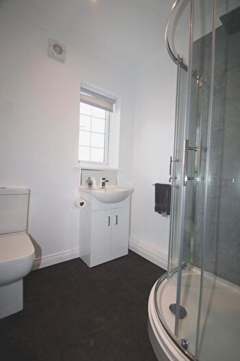 1 Bedroom Flat To Rent In Church Hill Garage, Orpington, BR6